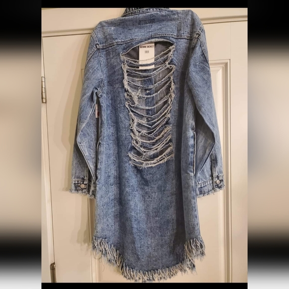 Distressed Denim - Picture 3 of 4